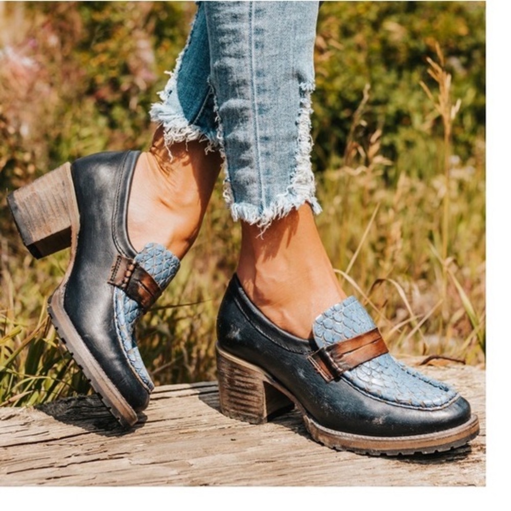 Freebird Distressed Navy/Multi Shoes
